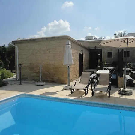 아파트 Spanos House