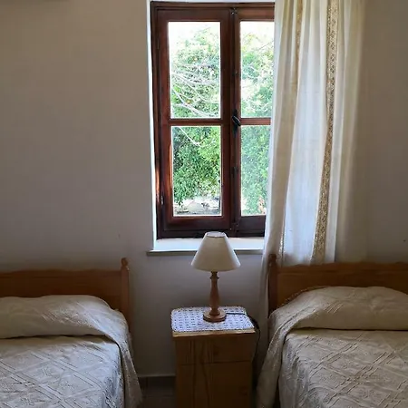 Spanos House 아파트 Goudhi