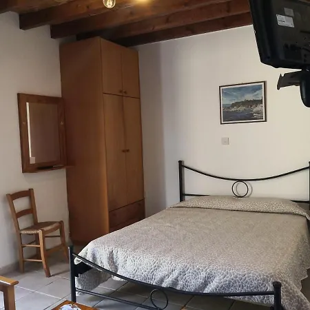 Spanos House דירה Goudhi