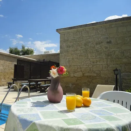 Spanos House דירה *