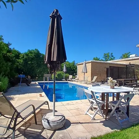 Spanos House شقة *