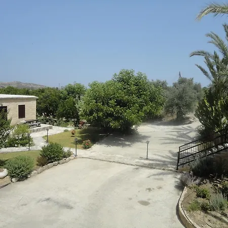 Spanos House דירה *