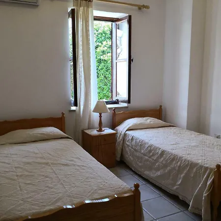 Spanos House דירה Goudhi