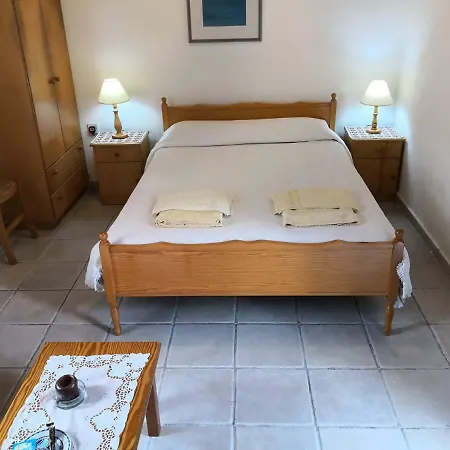 Spanos House דירה *