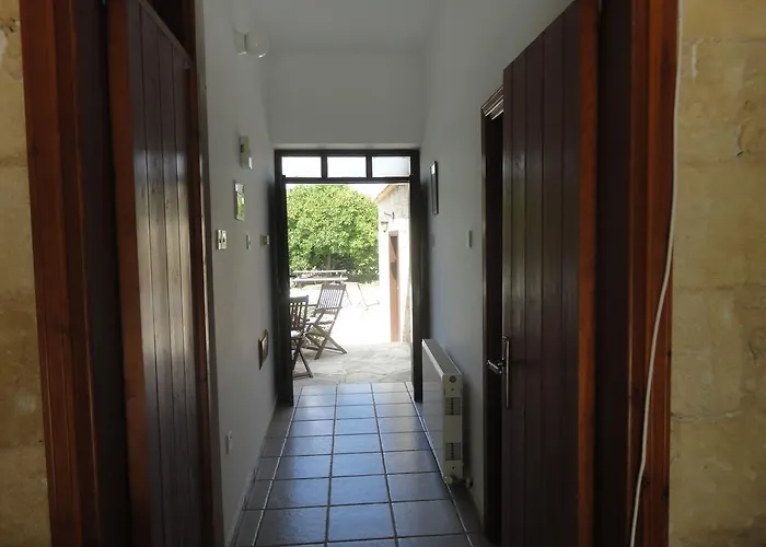 아파트 Spanos House Goudhi