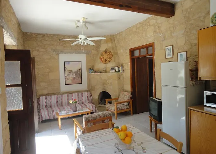 Апартаменты Spanos House