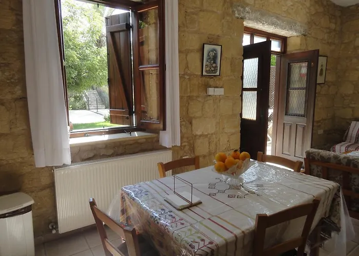 Апартаменты Spanos House *