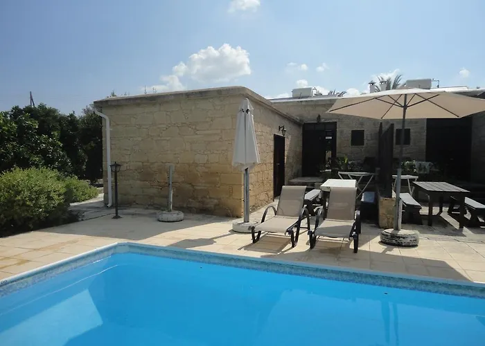 아파트 Spanos House